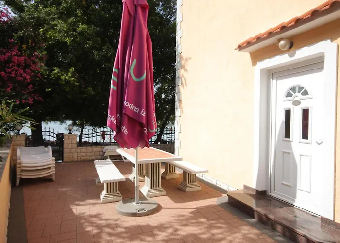 Kraj 3460e 아파트 Pašman